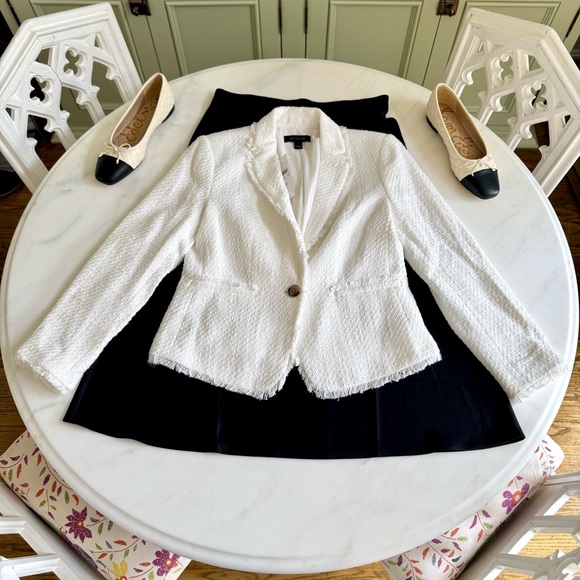 Ann Taylor The Newberry Blazer in Fringe Tweed White Sz 2 - Picture 4 of 11